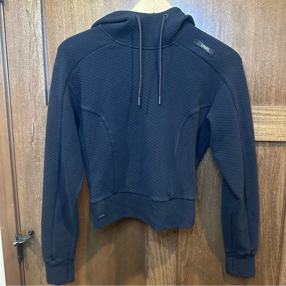 Unrl Women's Elevation Black Textured Pullover Hoodie